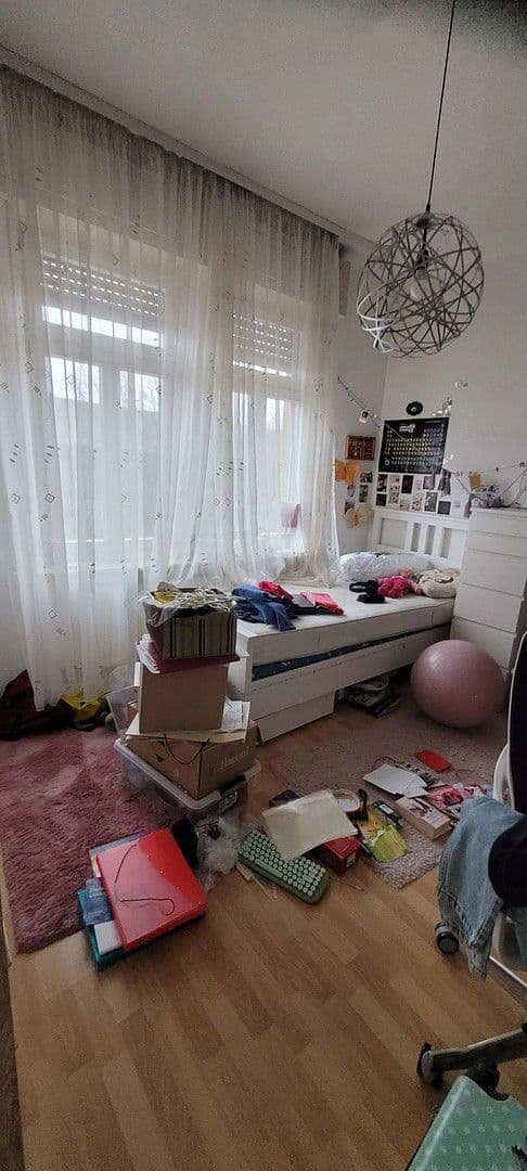 Prenájom bytu 3-izbový 84 m², Stuttgart, Bádensko-Wurttembersko Prenájom bytu 3-izbový 84 m², Stuttgart, Bádensko-Wurttembersko