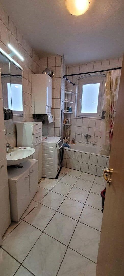 Prenájom bytu 3-izbový 84 m², Stuttgart, Bádensko-Wurttembersko Prenájom bytu 3-izbový 84 m², Stuttgart, Bádensko-Wurttembersko