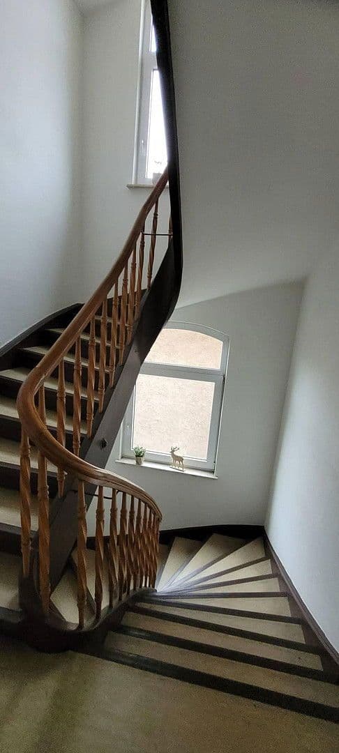 Prenájom bytu 3-izbový 84 m², Stuttgart, Bádensko-Wurttembersko Prenájom bytu 3-izbový 84 m², Stuttgart, Bádensko-Wurttembersko