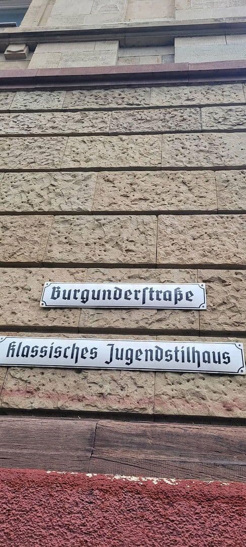 Prenájom bytu 3-izbový 84 m², Stuttgart, Bádensko-Wurttembersko Prenájom bytu 3-izbový 84 m², Stuttgart, Bádensko-Wurttembersko