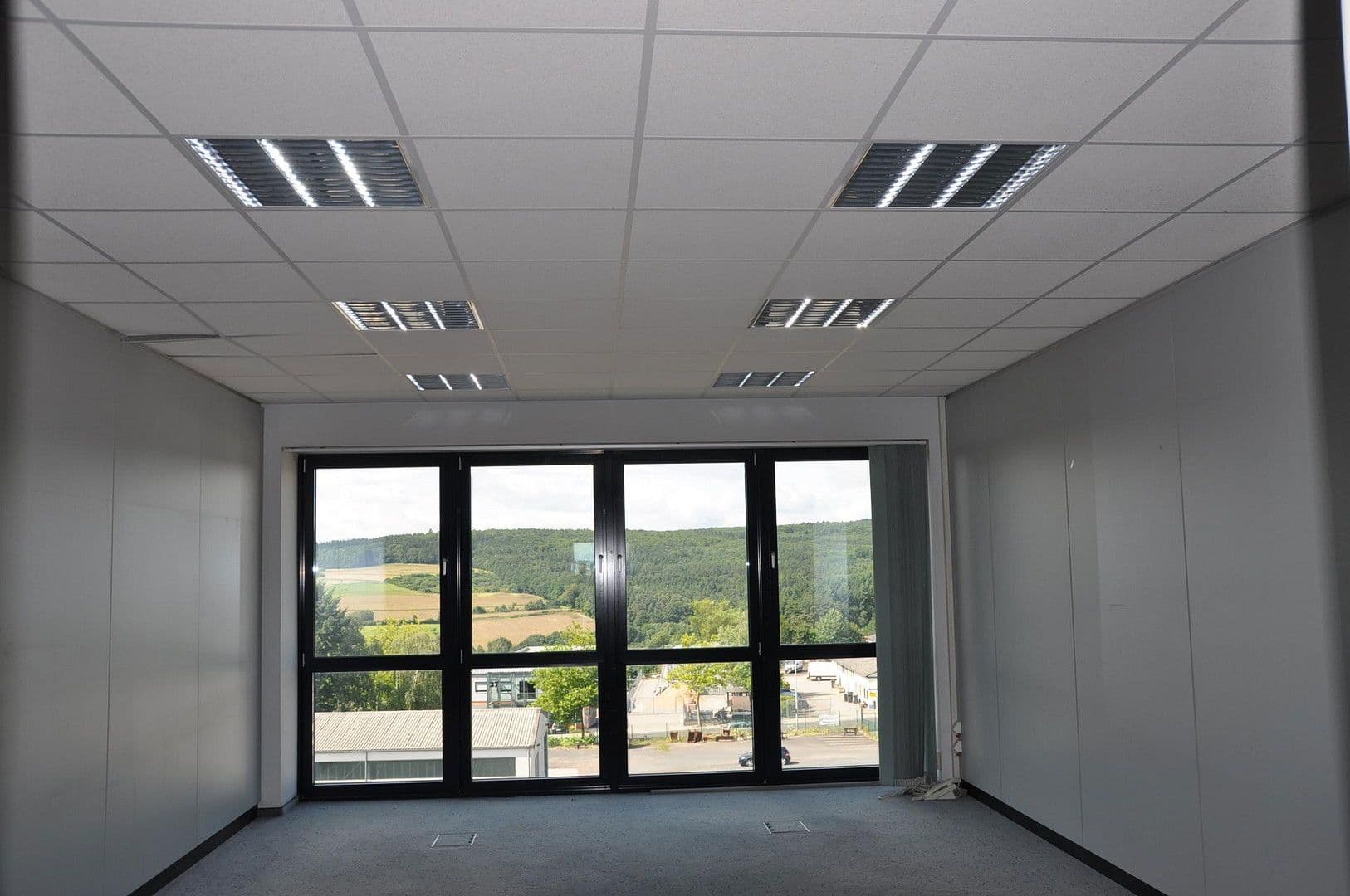 Prenájom kancelárie 427 m², Vor den Eichen 6, Elz, Hesensko Prenájom kancelárie 427 m², Vor den Eichen 6, Elz, Hesensko