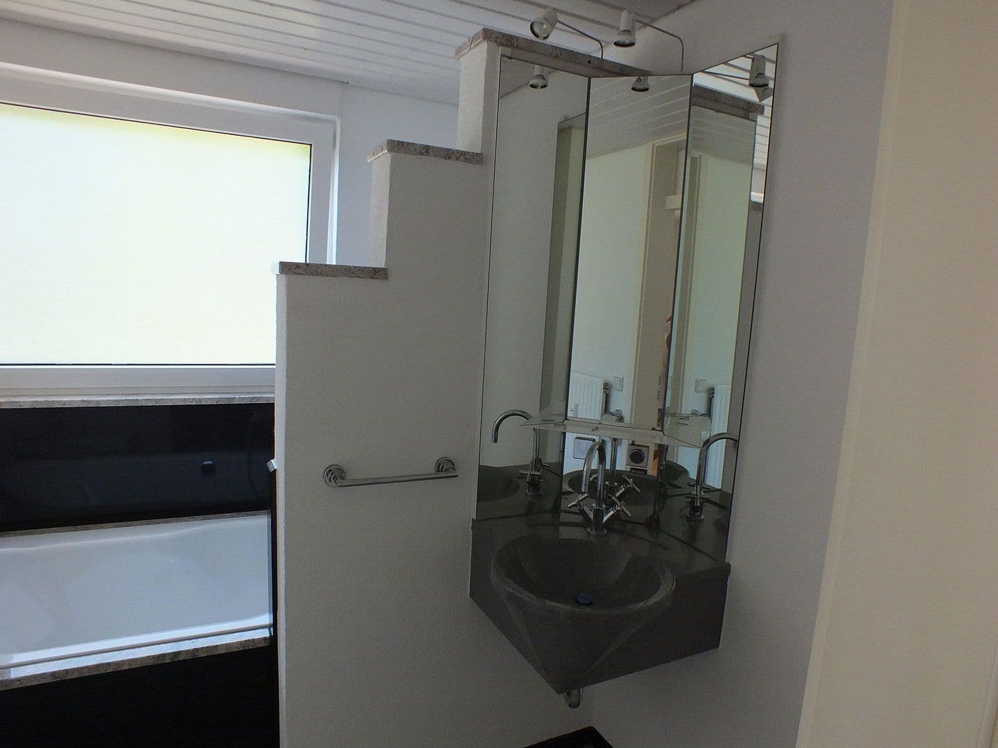 Prenájom bytu 4-izbový 100 m², Dinkelbergstraße 8, Grenzach-Wyhlen, Bádensko-Wurttembersko Prenájom bytu 4-izbový 100 m², Dinkelbergstraße 8, Grenzach-Wyhlen, Bádensko-Wurttembersko