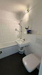 Prenájom bytu 2-izbový 47 m², Grünauer Straße 56, Berlin, Berlín Prenájom bytu 2-izbový 47 m², Grünauer Straße 56, Berlin, Berlín