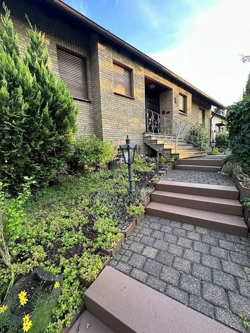 Predaj domu 140 m², pozemek 448 m², Schieferbank 34, Gevelsberg, Severné Porýnie - Westfálsko Predaj domu 140 m², pozemek 448 m², Schieferbank 34, Gevelsberg, Severné Porýnie - Westfálsko