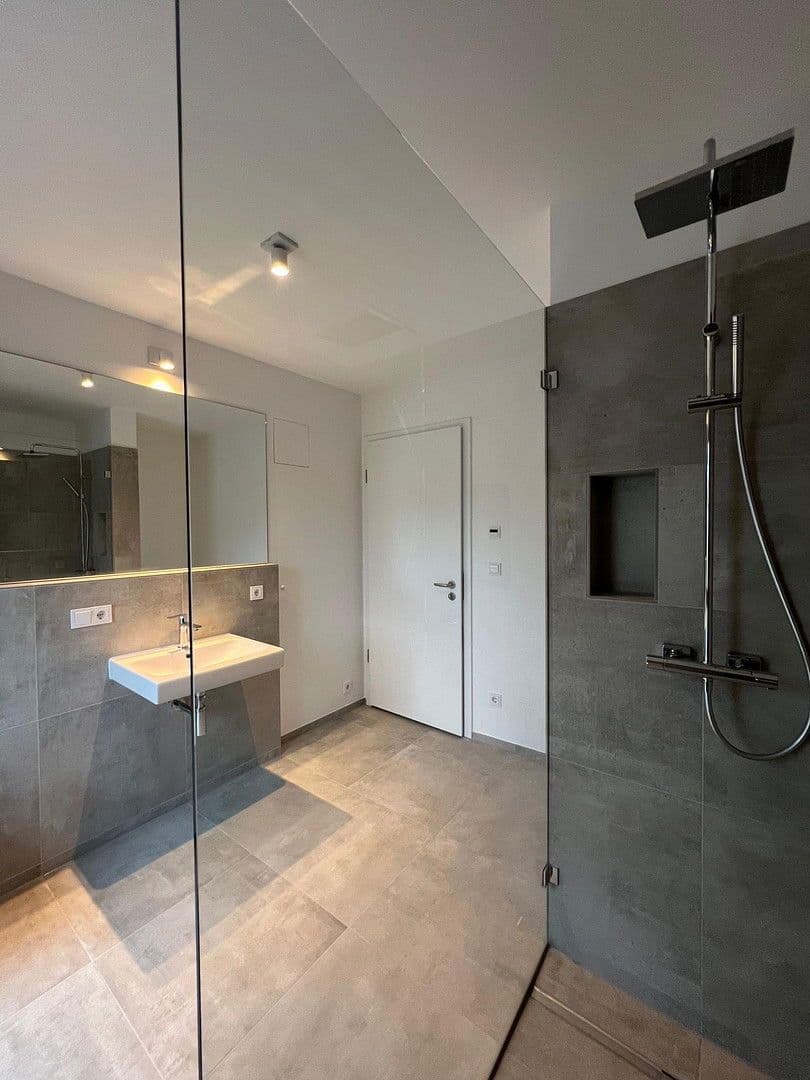 Prenájom bytu 2-izbový 51 m², Ostendorfstraße 37, Berlin, Berlín Prenájom bytu 2-izbový 51 m², Ostendorfstraße 37, Berlin, Berlín