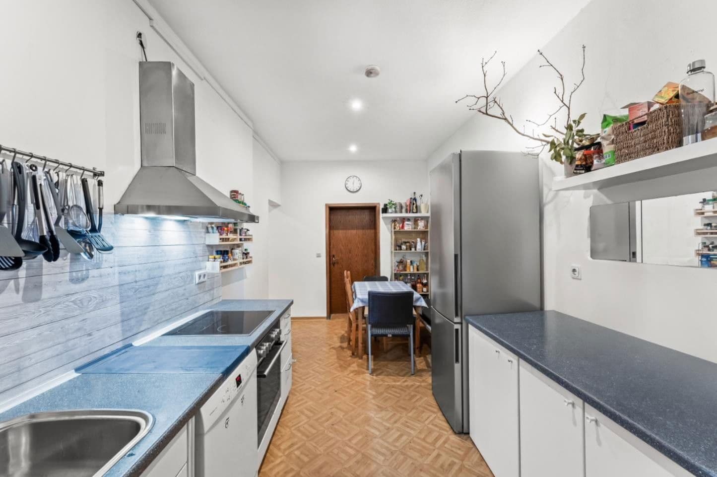 Predaj domu 275 m², pozemek 481 m², Erlangen, Bavorsko Predaj domu 275 m², pozemek 481 m², Erlangen, Bavorsko