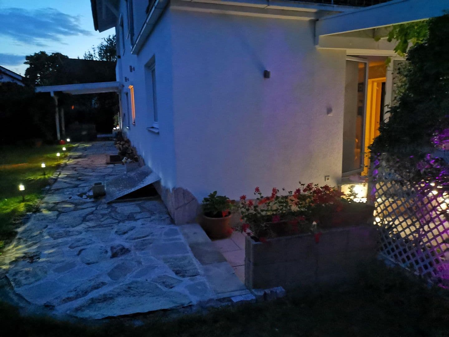 Predaj domu 314 m², pozemek 858 m², Raubling, Bavorsko Predaj domu 314 m², pozemek 858 m², Raubling, Bavorsko