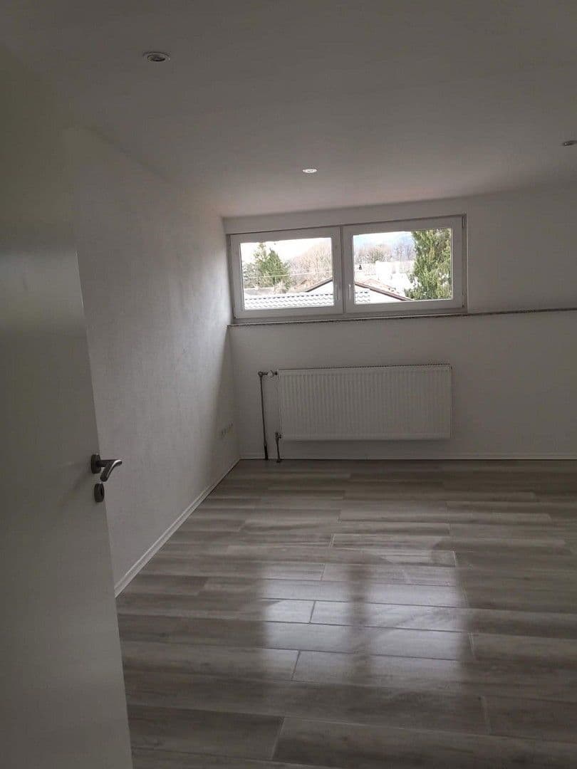 Predaj domu 314 m², pozemek 858 m², Raubling, Bavorsko Predaj domu 314 m², pozemek 858 m², Raubling, Bavorsko