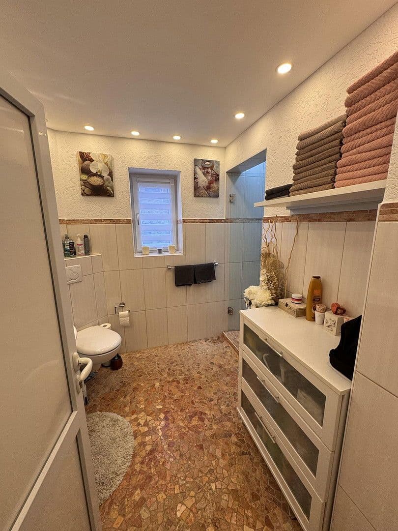 Predaj domu 314 m², pozemek 858 m², Raubling, Bavorsko Predaj domu 314 m², pozemek 858 m², Raubling, Bavorsko