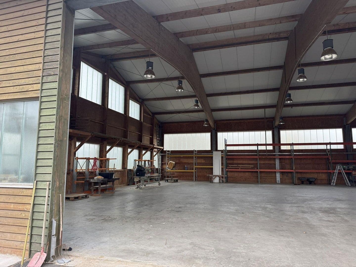 Predaj nebytového priestoru 2.473 m², Kaiserslautern, Porýnie-Falcko Predaj nebytového priestoru 2.473 m², Kaiserslautern, Porýnie-Falcko