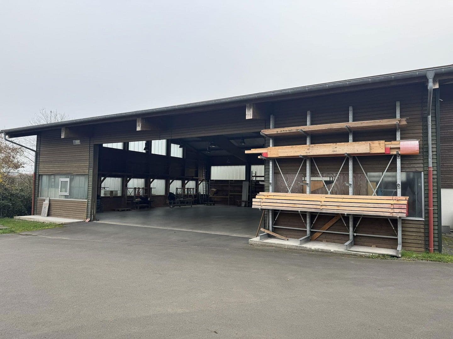 Predaj nebytového priestoru 2.473 m², Kaiserslautern, Porýnie-Falcko Predaj nebytového priestoru 2.473 m², Kaiserslautern, Porýnie-Falcko