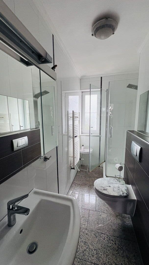 Predaj domu 280 m², pozemek 389 m², Kissing, Bavorsko Predaj domu 280 m², pozemek 389 m², Kissing, Bavorsko