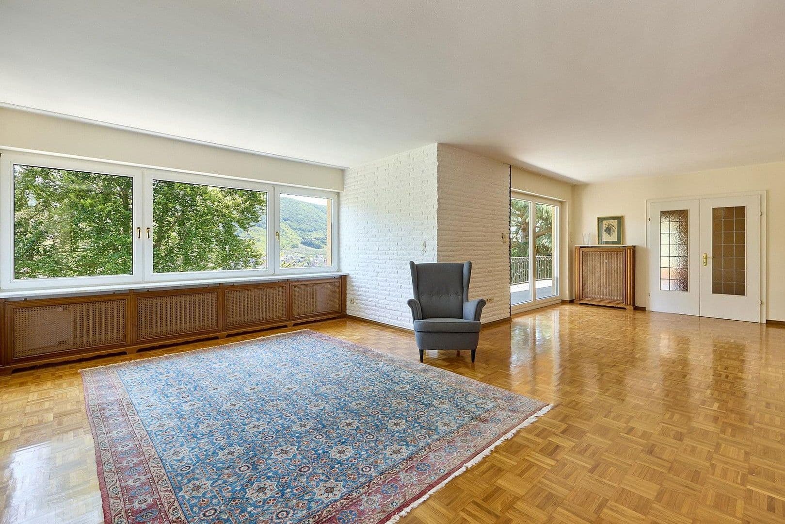 Predaj domu 316 m², pozemek 1.442 m², Bernkastel-Kues, Porýnie-Falcko Predaj domu 316 m², pozemek 1.442 m², Bernkastel-Kues, Porýnie-Falcko