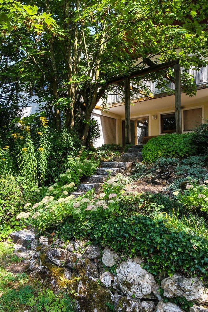 Predaj domu 302 m², pozemek 1.180 m², Nittendorf, Bavorsko Predaj domu 302 m², pozemek 1.180 m², Nittendorf, Bavorsko