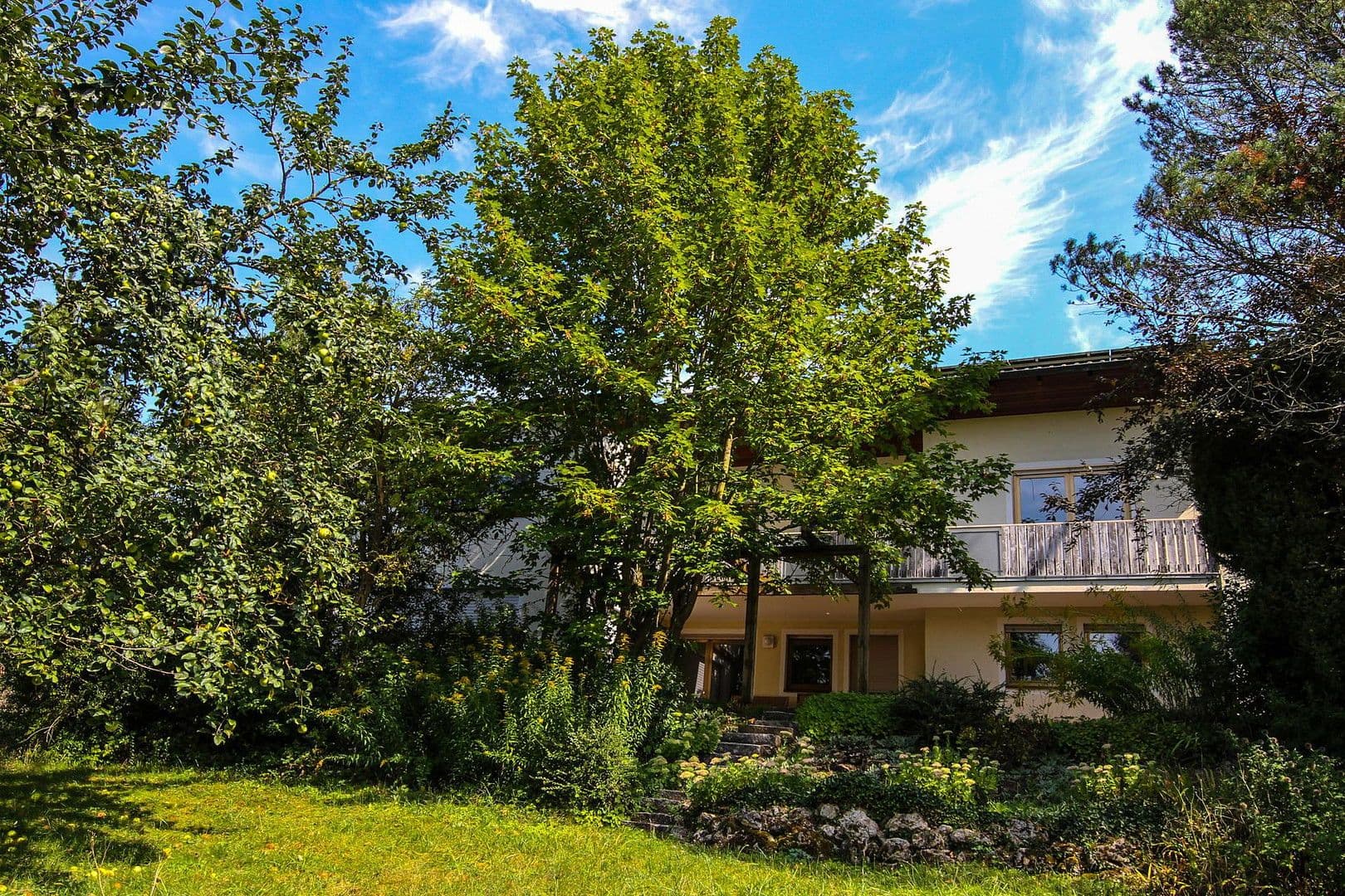 Predaj domu 302 m², pozemek 1.180 m², Nittendorf, Bavorsko Predaj domu 302 m², pozemek 1.180 m², Nittendorf, Bavorsko