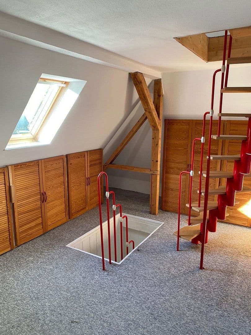 Predaj domu 200 m², pozemek 1.000 m², Chemnitz, Sasko Predaj domu 200 m², pozemek 1.000 m², Chemnitz, Sasko