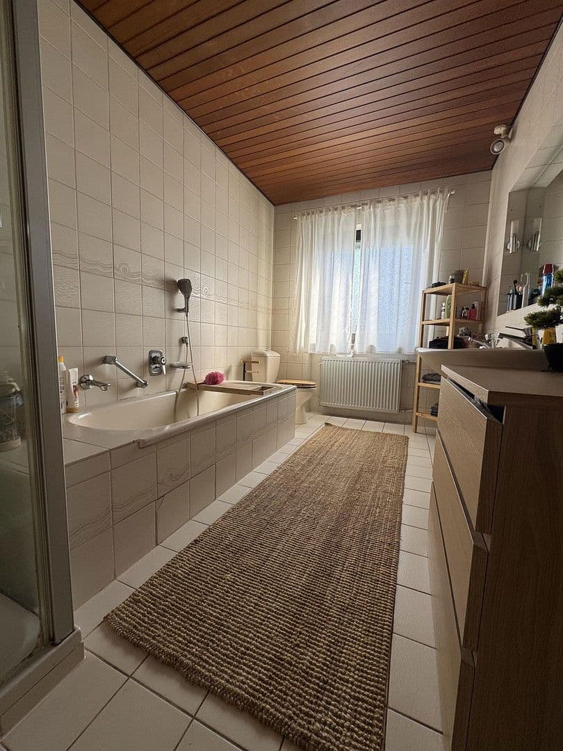 Predaj domu 297 m², pozemek 720 m², Am Mühlhebel 9, Weilerbach, Porýnie-Falcko Predaj domu 297 m², pozemek 720 m², Am Mühlhebel 9, Weilerbach, Porýnie-Falcko