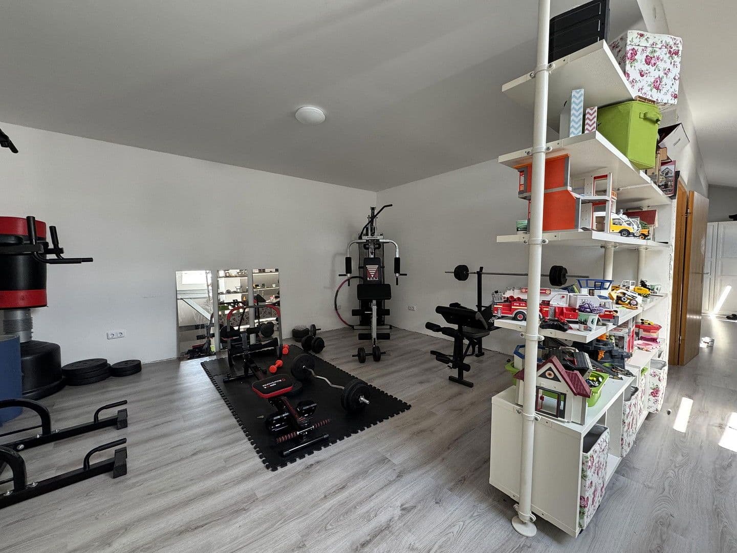 Predaj domu 297 m², pozemek 720 m², Am Mühlhebel 9, Weilerbach, Porýnie-Falcko Predaj domu 297 m², pozemek 720 m², Am Mühlhebel 9, Weilerbach, Porýnie-Falcko