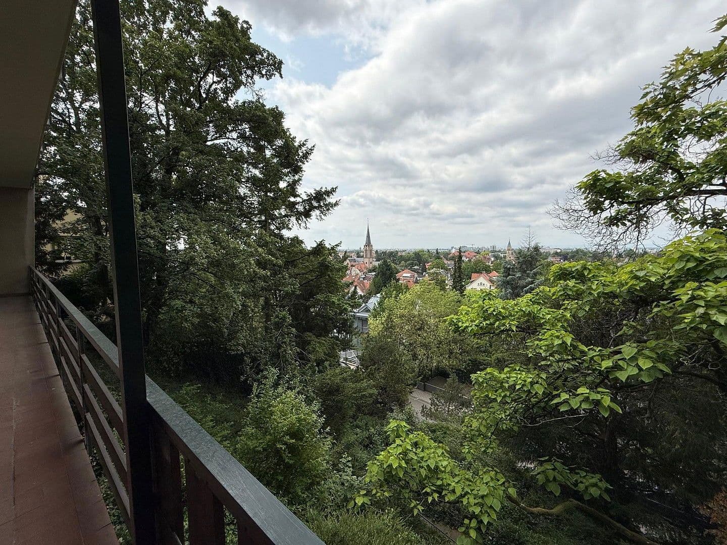 Prenájom bytu 4-izbový 165 m², Heidelberg, Bádensko-Wurttembersko Prenájom bytu 4-izbový 165 m², Heidelberg, Bádensko-Wurttembersko