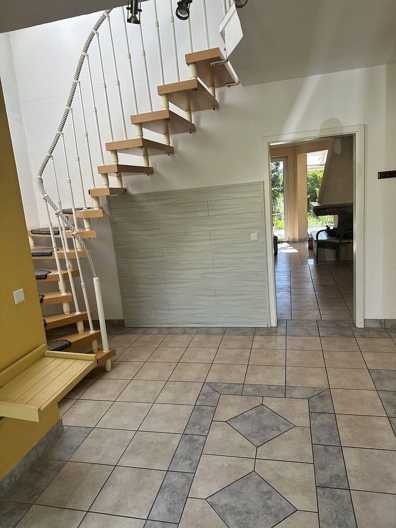 Prenájom bytu 6-izbový 155 m², Heidesee, Brandenbursko Prenájom bytu 6-izbový 155 m², Heidesee, Brandenbursko