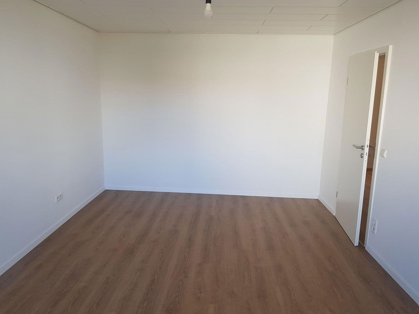 Prenájom bytu 4-izbový 126 m², Weingarten, Bádensko-Wurttembersko Prenájom bytu 4-izbový 126 m², Weingarten, Bádensko-Wurttembersko