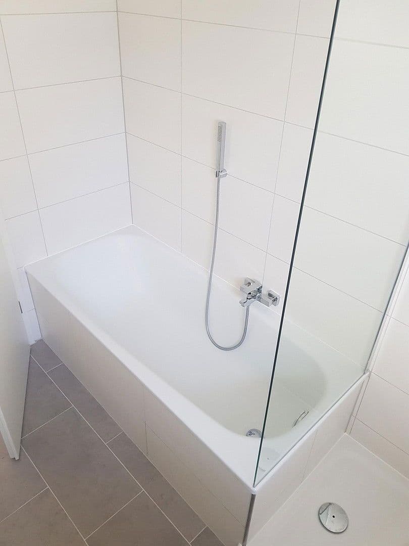 Prenájom bytu 4-izbový 126 m², Weingarten, Bádensko-Wurttembersko Prenájom bytu 4-izbový 126 m², Weingarten, Bádensko-Wurttembersko