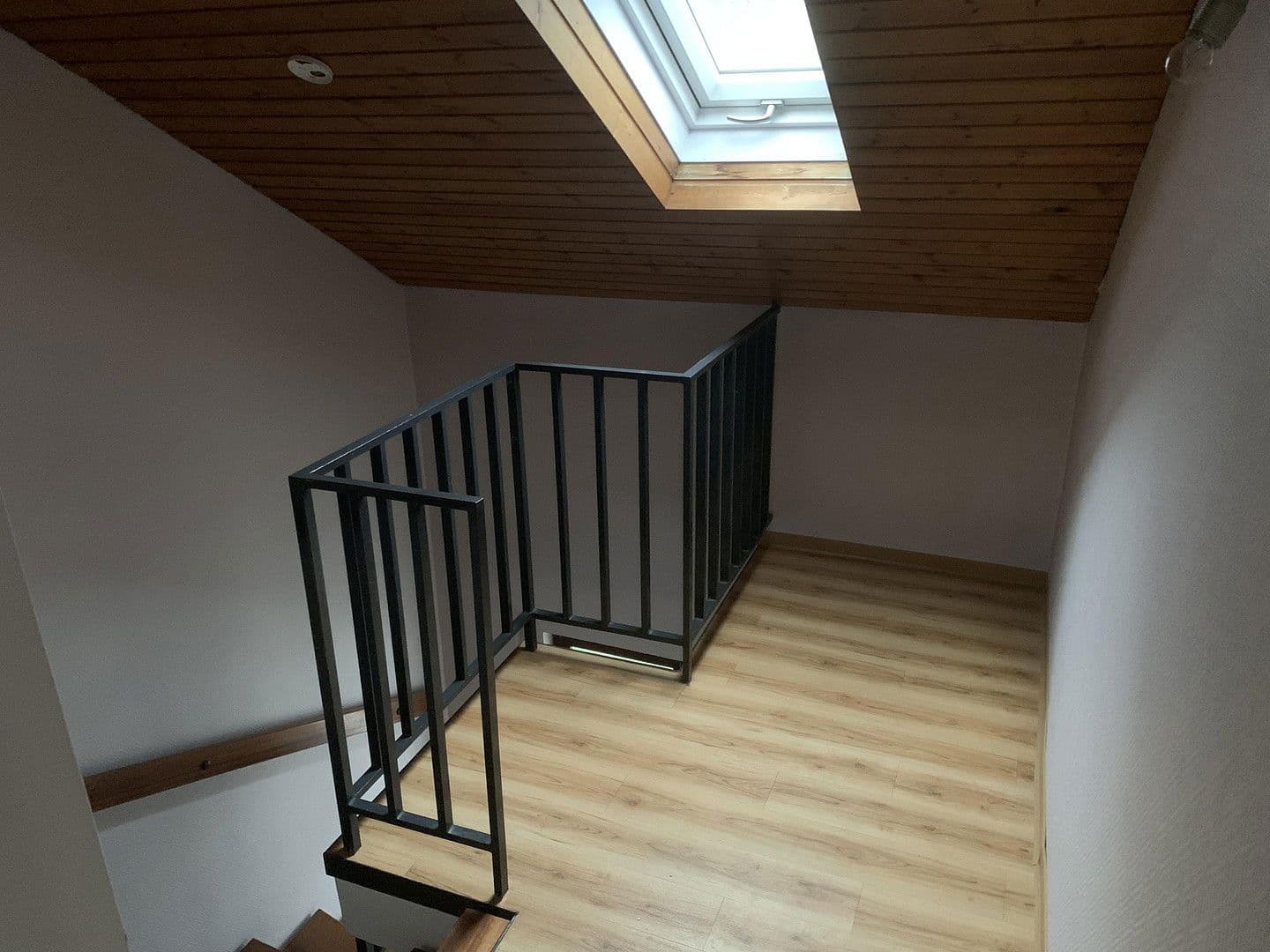 Prenájom bytu 3-izbový 84 m², Pforzheim, Bádensko-Wurttembersko Prenájom bytu 3-izbový 84 m², Pforzheim, Bádensko-Wurttembersko