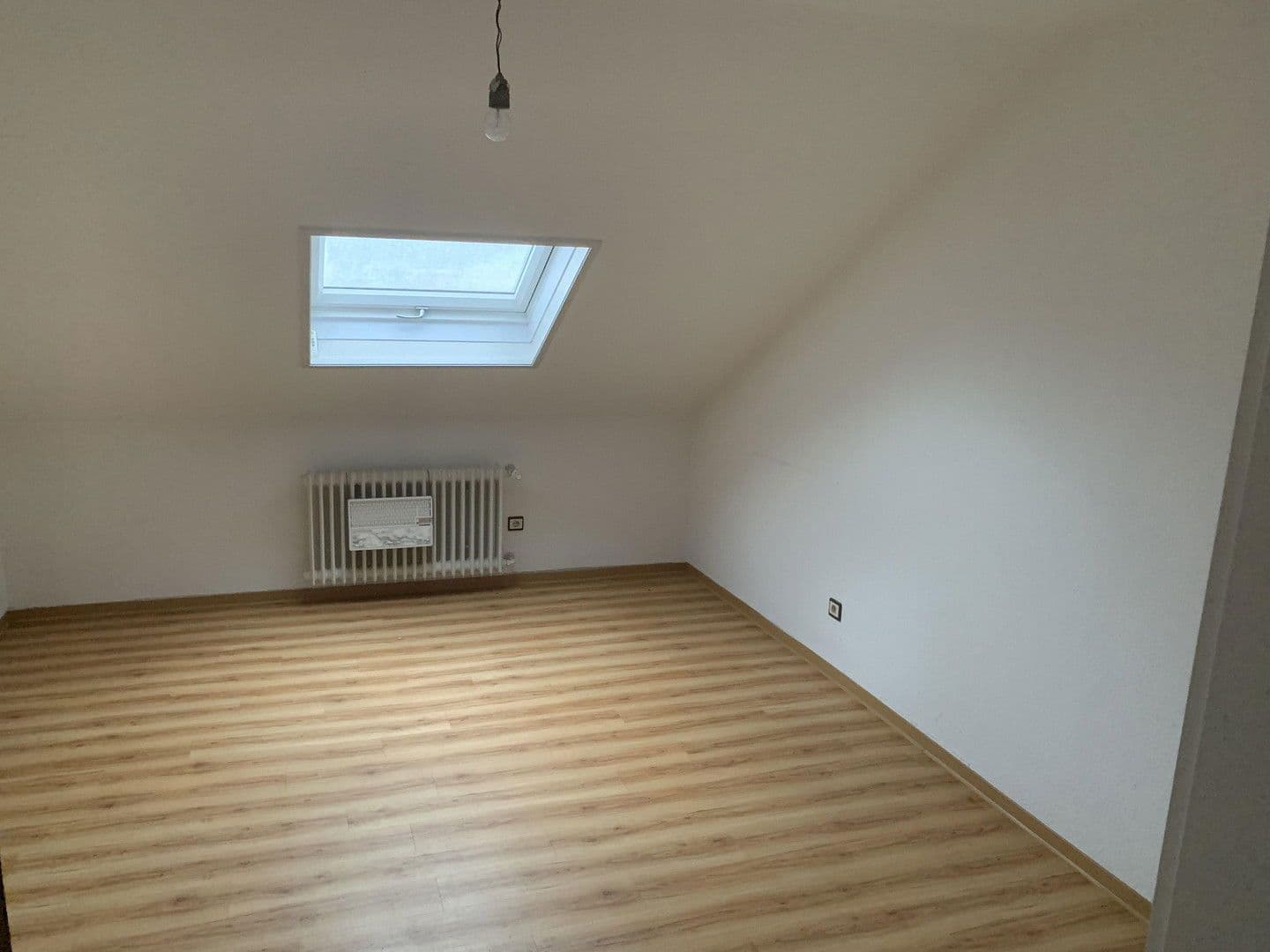Prenájom bytu 3-izbový 84 m², Pforzheim, Bádensko-Wurttembersko Prenájom bytu 3-izbový 84 m², Pforzheim, Bádensko-Wurttembersko