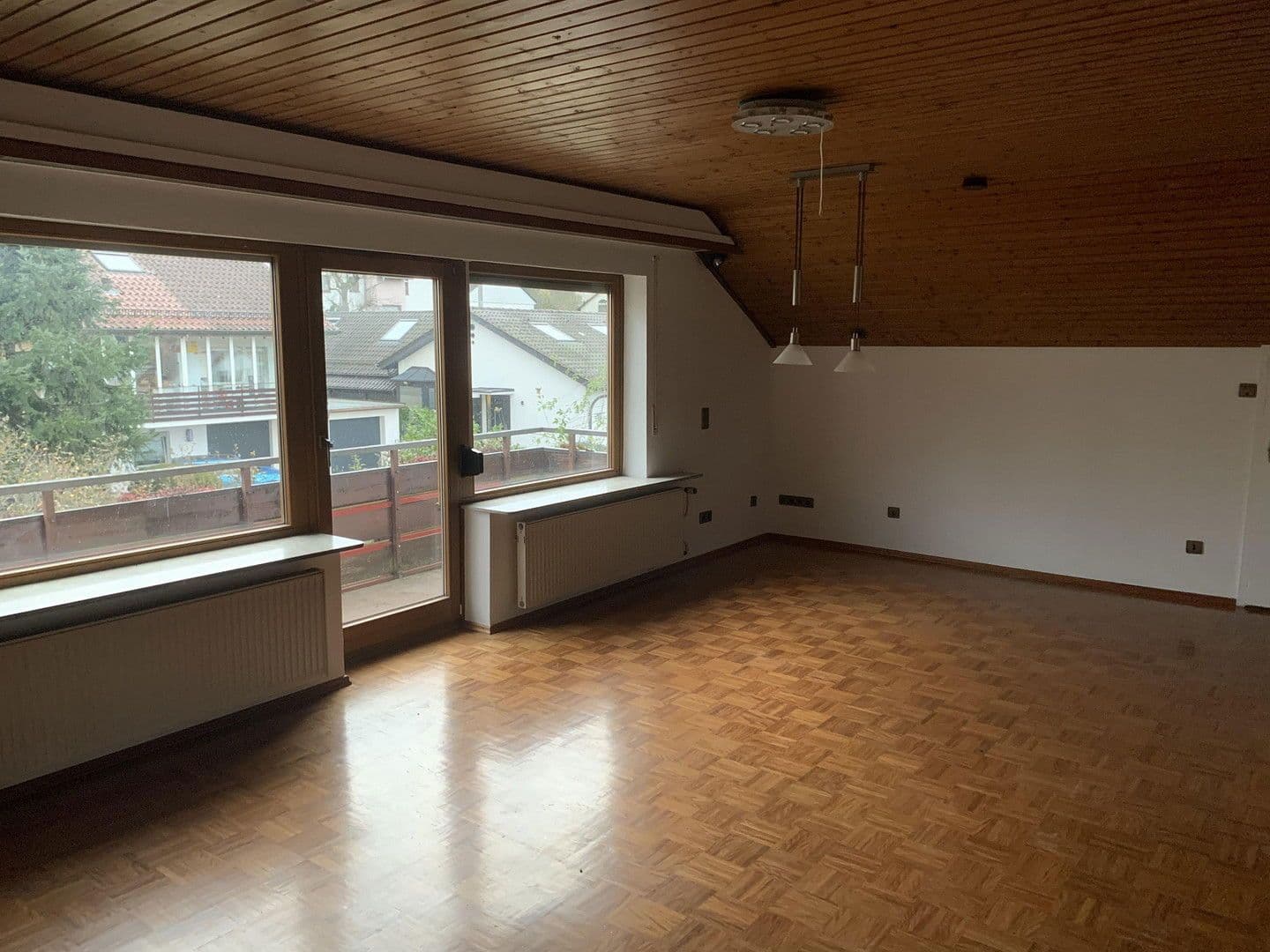 Prenájom bytu 3-izbový 84 m², Pforzheim, Bádensko-Wurttembersko Prenájom bytu 3-izbový 84 m², Pforzheim, Bádensko-Wurttembersko