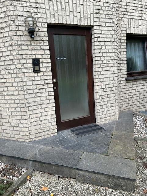 Prenájom bytu 2-izbový 85 m², Neuss, Severné Porýnie - Westfálsko Prenájom bytu 2-izbový 85 m², Neuss, Severné Porýnie - Westfálsko