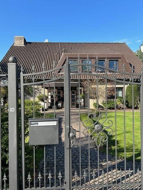 Prenájom bytu 2-izbový 85 m², Neuss, Severné Porýnie - Westfálsko Prenájom bytu 2-izbový 85 m², Neuss, Severné Porýnie - Westfálsko