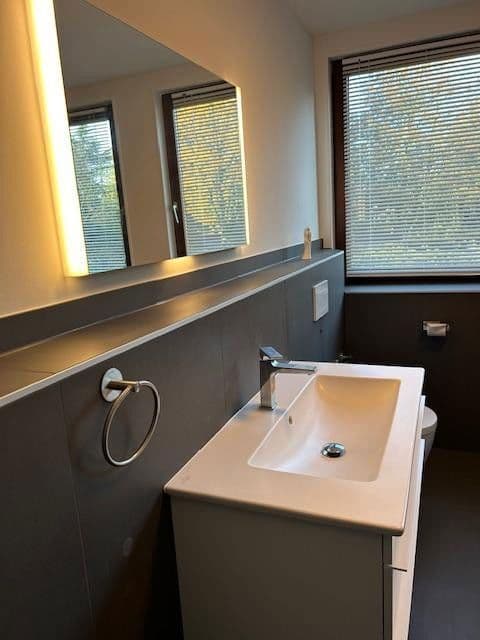 Prenájom bytu 2-izbový 85 m², Neuss, Severné Porýnie - Westfálsko Prenájom bytu 2-izbový 85 m², Neuss, Severné Porýnie - Westfálsko