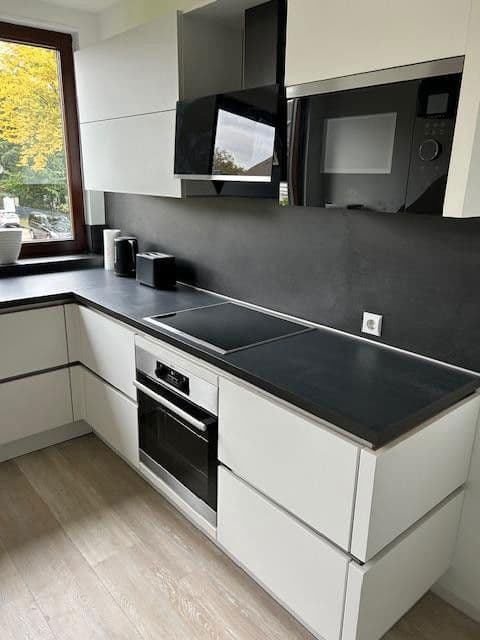 Prenájom bytu 2-izbový 85 m², Neuss, Severné Porýnie - Westfálsko Prenájom bytu 2-izbový 85 m², Neuss, Severné Porýnie - Westfálsko