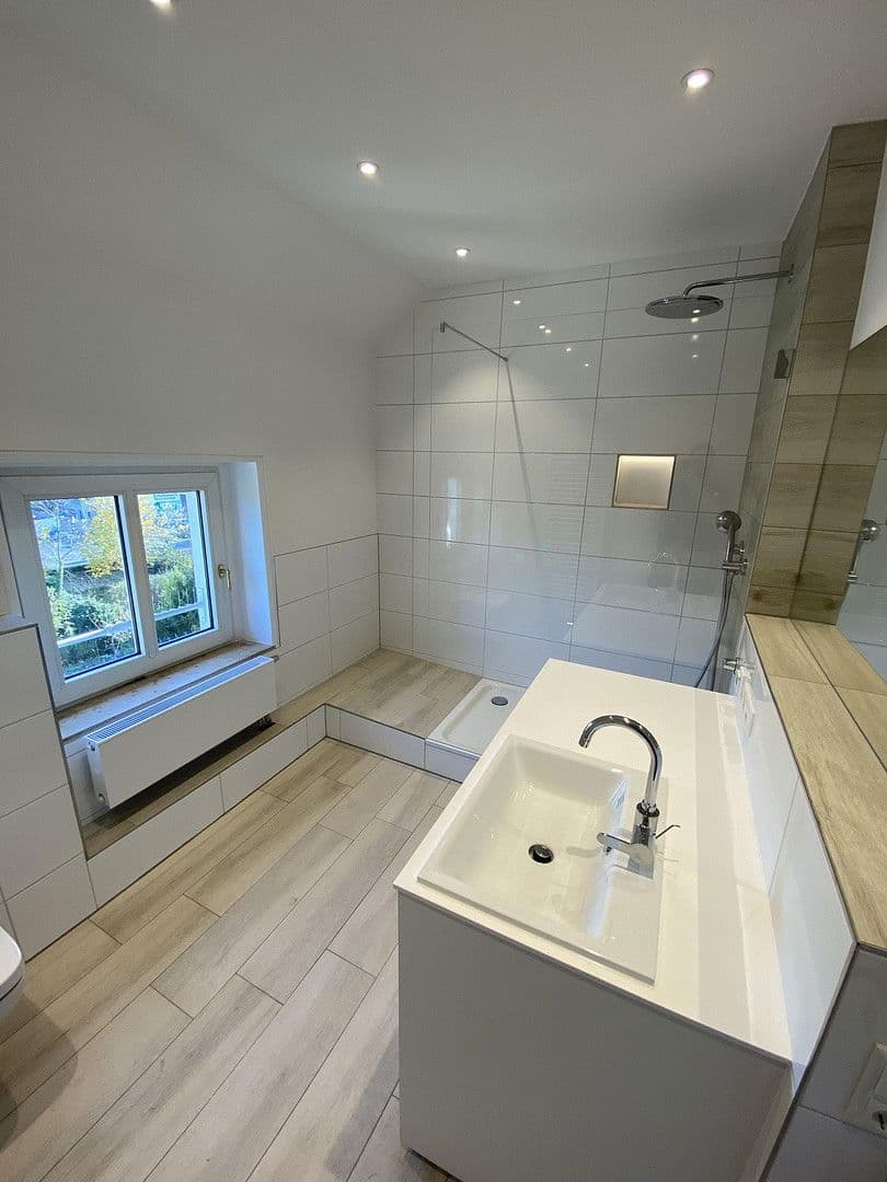 Prenájom bytu 2-izbový 64 m², Brühl, Severné Porýnie - Westfálsko Prenájom bytu 2-izbový 64 m², Brühl, Severné Porýnie - Westfálsko