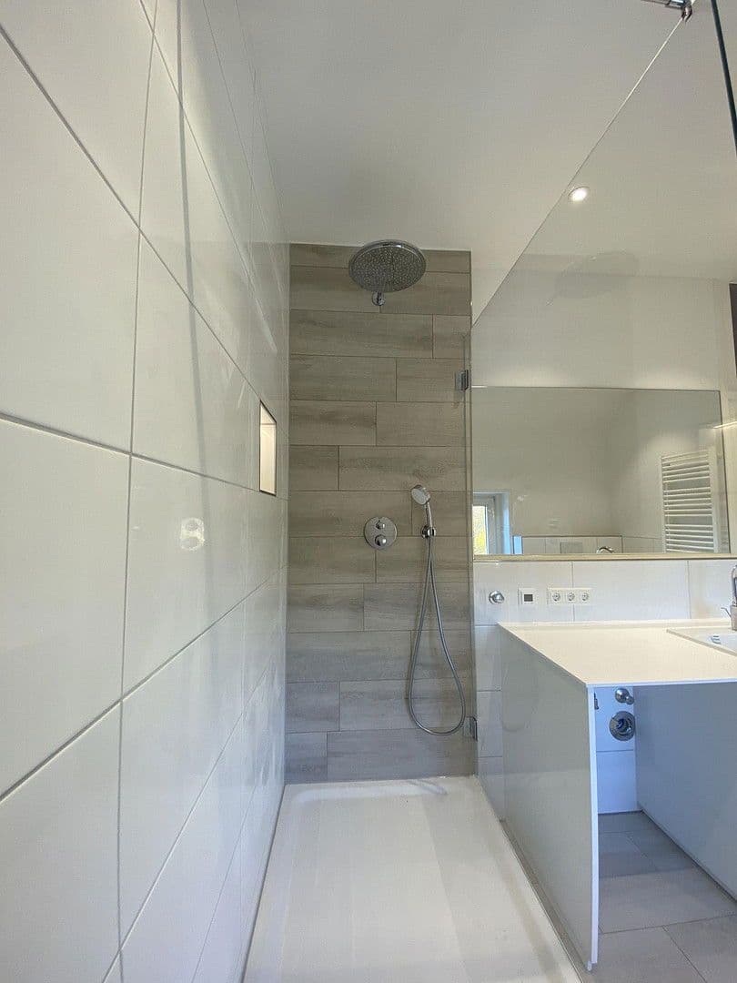 Prenájom bytu 2-izbový 64 m², Brühl, Severné Porýnie - Westfálsko Prenájom bytu 2-izbový 64 m², Brühl, Severné Porýnie - Westfálsko