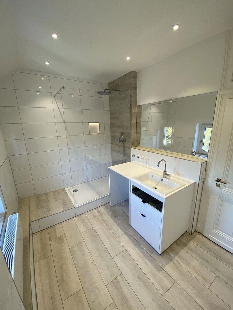 Prenájom bytu 2-izbový 64 m², Brühl, Severné Porýnie - Westfálsko Prenájom bytu 2-izbový 64 m², Brühl, Severné Porýnie - Westfálsko