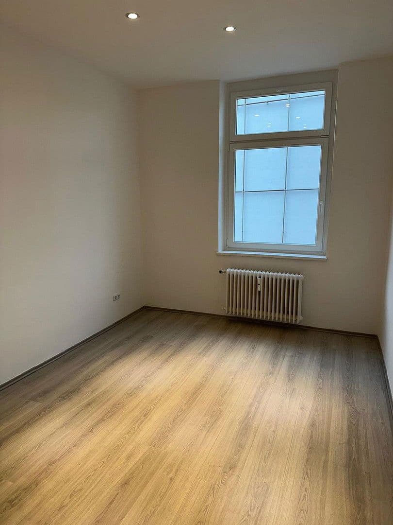 Prenájom bytu 2-izbový 50 m², Bahnhofstr. 11, Oberhausen, Severné Porýnie - Westfálsko Prenájom bytu 2-izbový 50 m², Bahnhofstr. 11, Oberhausen, Severné Porýnie - Westfálsko