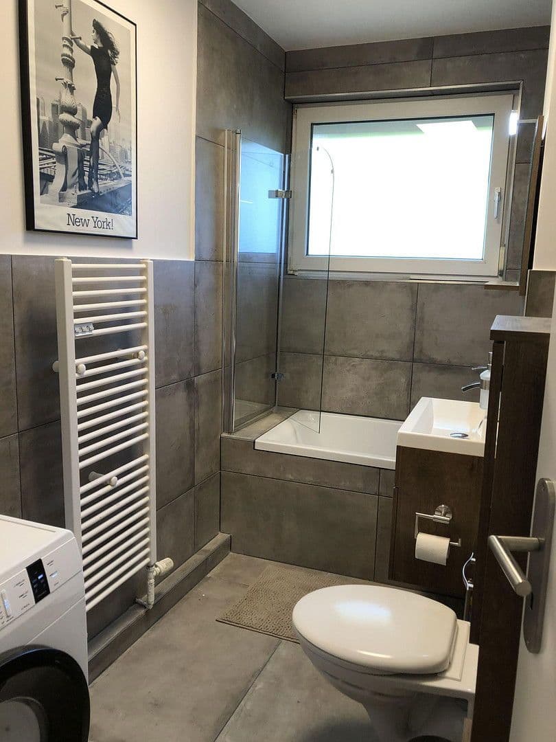 Prenájom bytu 5-izbový 115 m², Ludwig-Roselius-Allee, 180, Bremen (Stadt) - Vahr, Brémy Prenájom bytu 5-izbový 115 m², Ludwig-Roselius-Allee, 180, Bremen (Stadt) - Vahr, Brémy