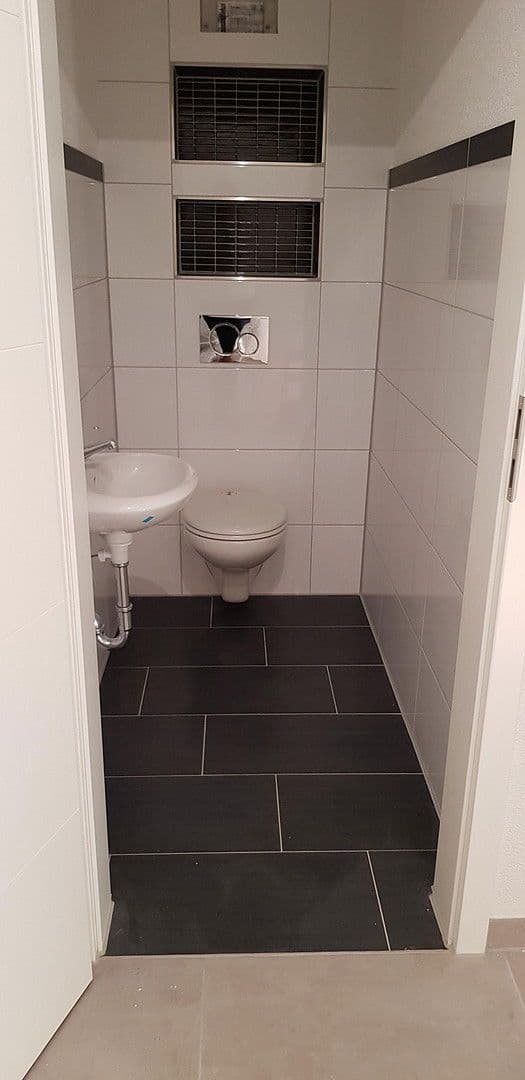 Prenájom bytu 4-izbový 100 m², Gartenstraße 20, Bad Rappenau, Bádensko-Wurttembersko Prenájom bytu 4-izbový 100 m², Gartenstraße 20, Bad Rappenau, Bádensko-Wurttembersko