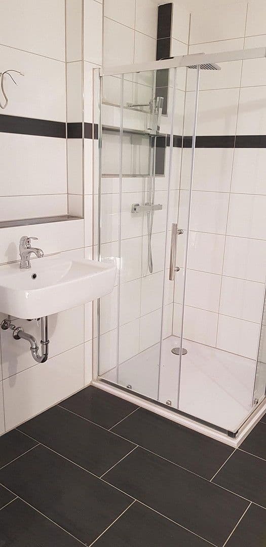 Prenájom bytu 4-izbový 100 m², Gartenstraße 20, Bad Rappenau, Bádensko-Wurttembersko Prenájom bytu 4-izbový 100 m², Gartenstraße 20, Bad Rappenau, Bádensko-Wurttembersko