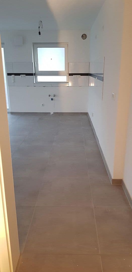 Prenájom bytu 4-izbový 100 m², Gartenstraße 20, Bad Rappenau, Bádensko-Wurttembersko Prenájom bytu 4-izbový 100 m², Gartenstraße 20, Bad Rappenau, Bádensko-Wurttembersko