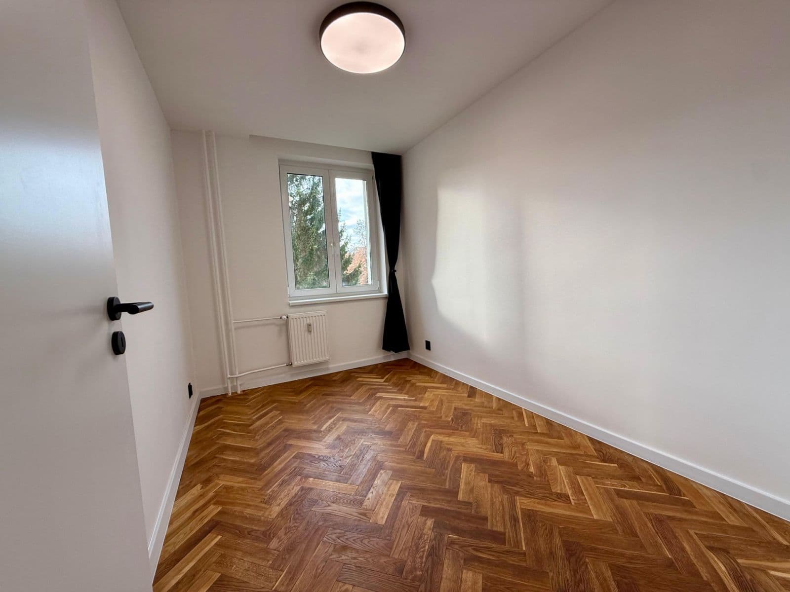 Predaj bytu 4-izbový 77 m², Modenská, Karlovy Vary, Karlovarský kraj Predaj bytu 4-izbový 77 m², Modenská, Karlovy Vary, Karlovarský kraj