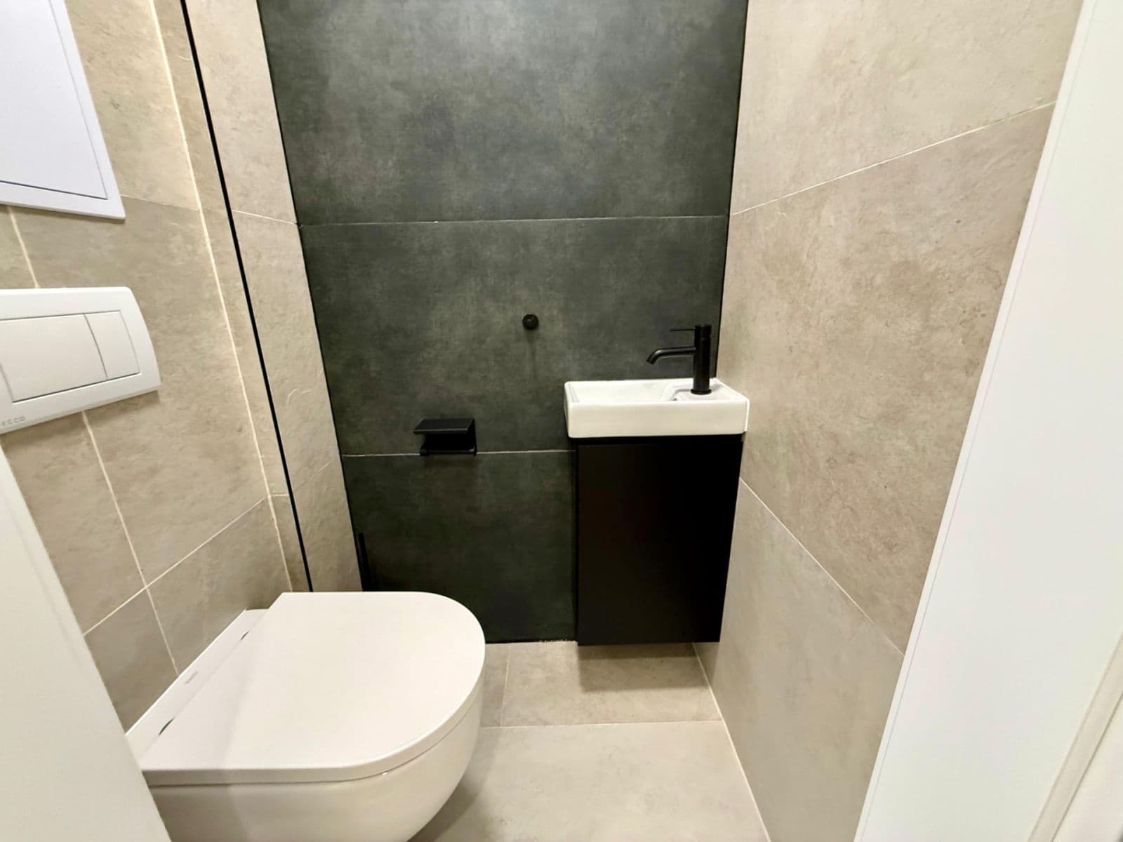 Predaj bytu 4-izbový 77 m², Modenská, Karlovy Vary, Karlovarský kraj Predaj bytu 4-izbový 77 m², Modenská, Karlovy Vary, Karlovarský kraj