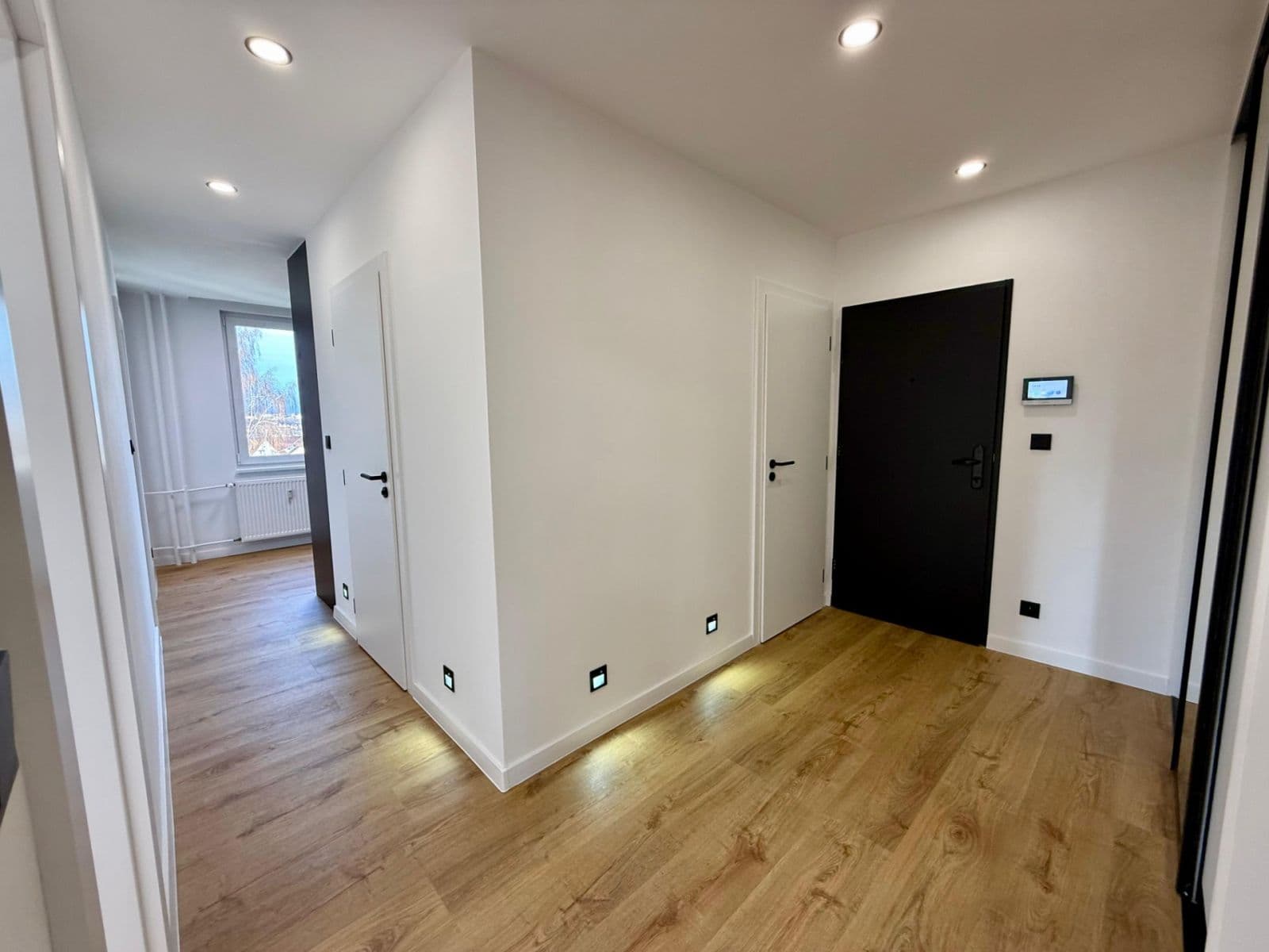 Predaj bytu 4-izbový 77 m², Modenská, Karlovy Vary, Karlovarský kraj Predaj bytu 4-izbový 77 m², Modenská, Karlovy Vary, Karlovarský kraj