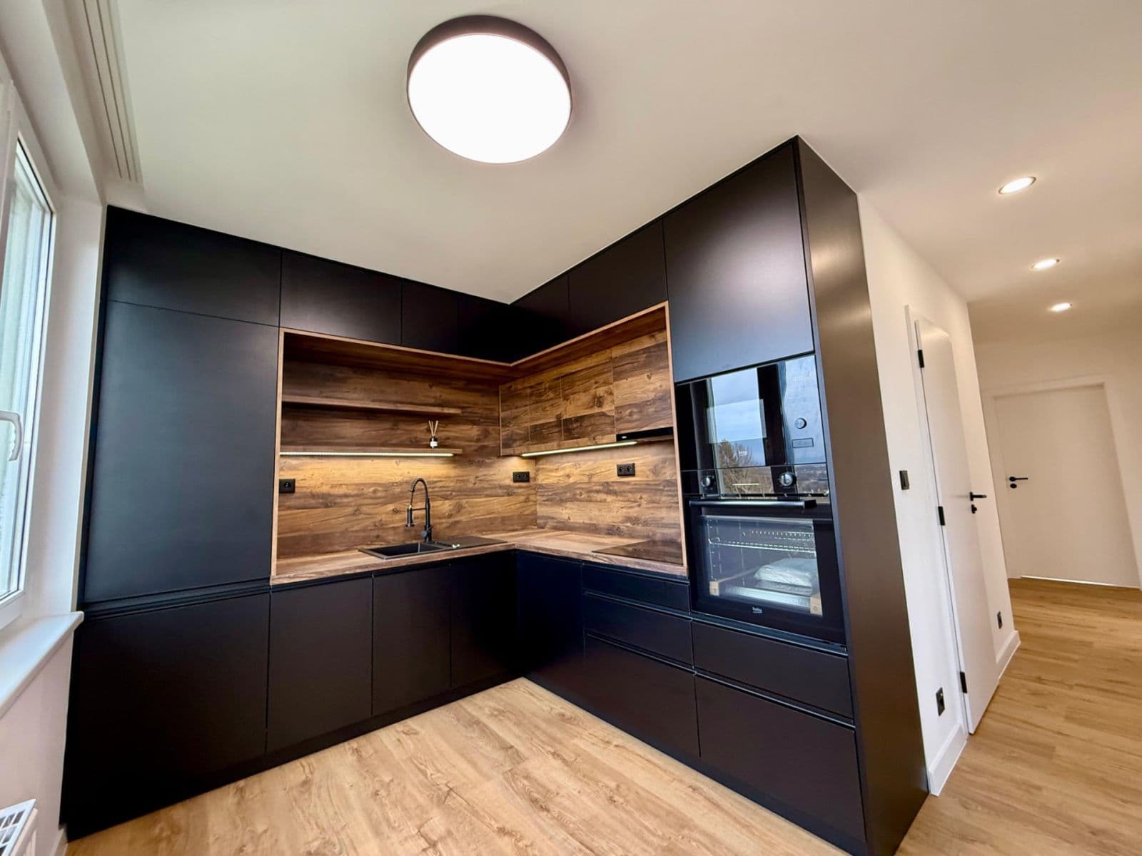 Predaj bytu 4-izbový 77 m², Modenská, Karlovy Vary, Karlovarský kraj Predaj bytu 4-izbový 77 m², Modenská, Karlovy Vary, Karlovarský kraj