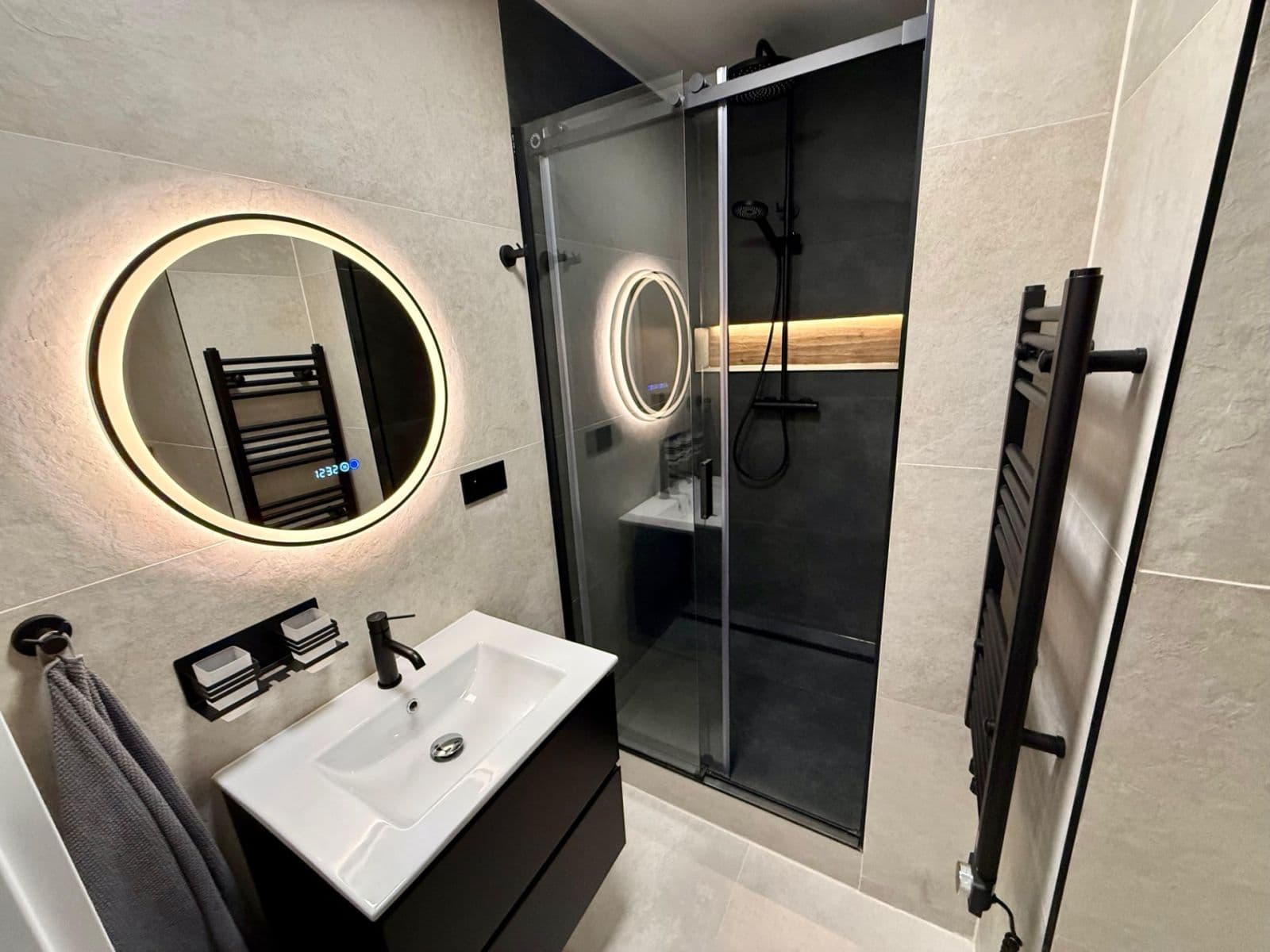 Predaj bytu 4-izbový 77 m², Modenská, Karlovy Vary, Karlovarský kraj Predaj bytu 4-izbový 77 m², Modenská, Karlovy Vary, Karlovarský kraj