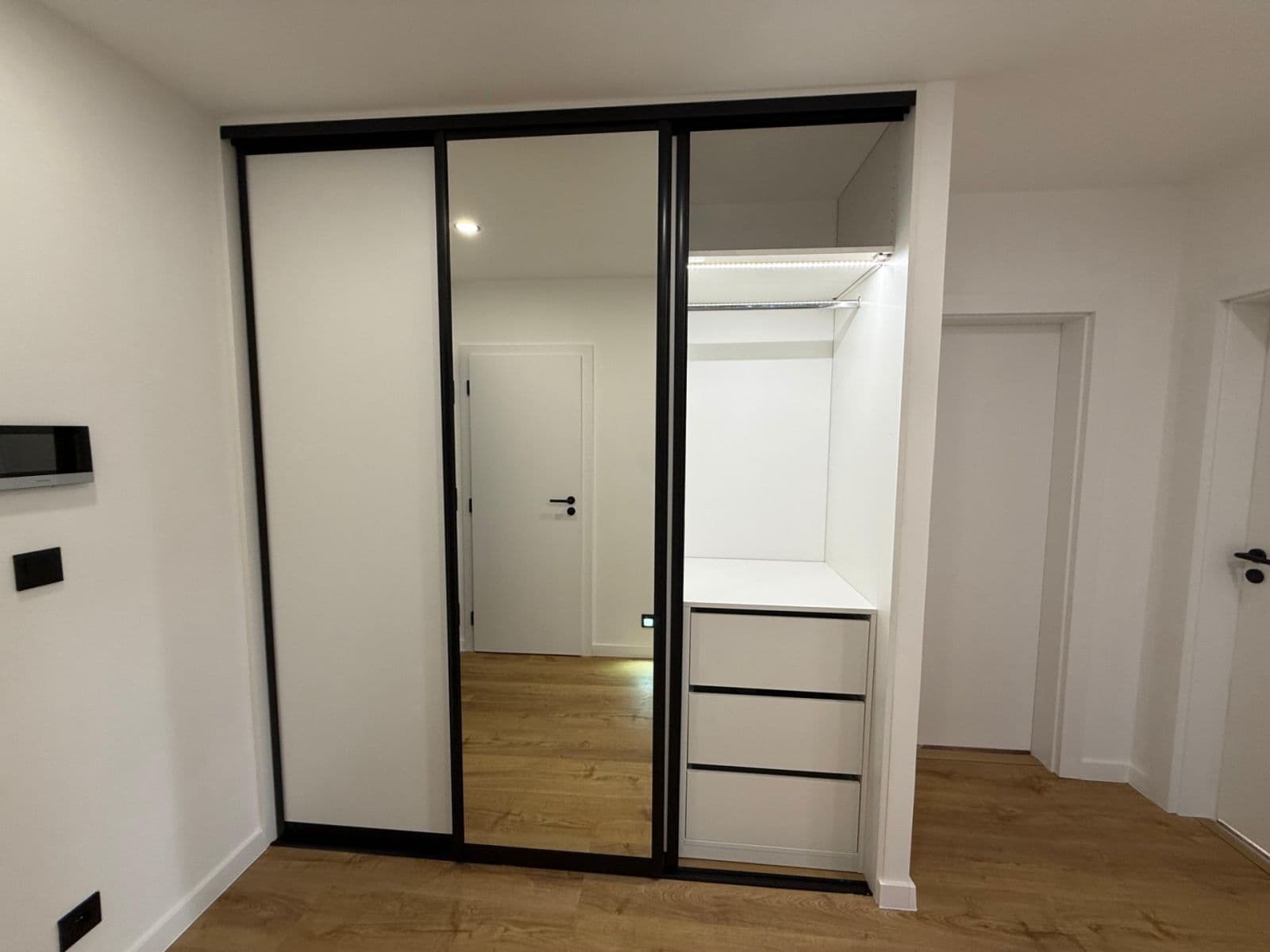 Predaj bytu 4-izbový 77 m², Modenská, Karlovy Vary, Karlovarský kraj Predaj bytu 4-izbový 77 m², Modenská, Karlovy Vary, Karlovarský kraj