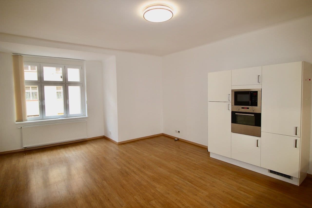 Prenájom bytu 3-izbový 93 m², Písecká, Praha, Praha Prenájom bytu 3-izbový 93 m², Písecká, Praha, Praha