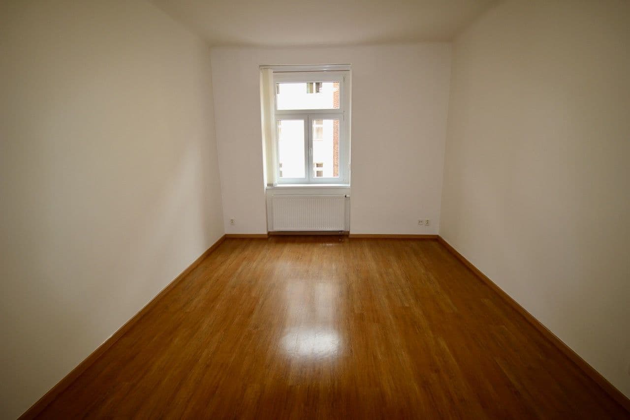 Prenájom bytu 3-izbový 93 m², Písecká, Praha, Praha Prenájom bytu 3-izbový 93 m², Písecká, Praha, Praha