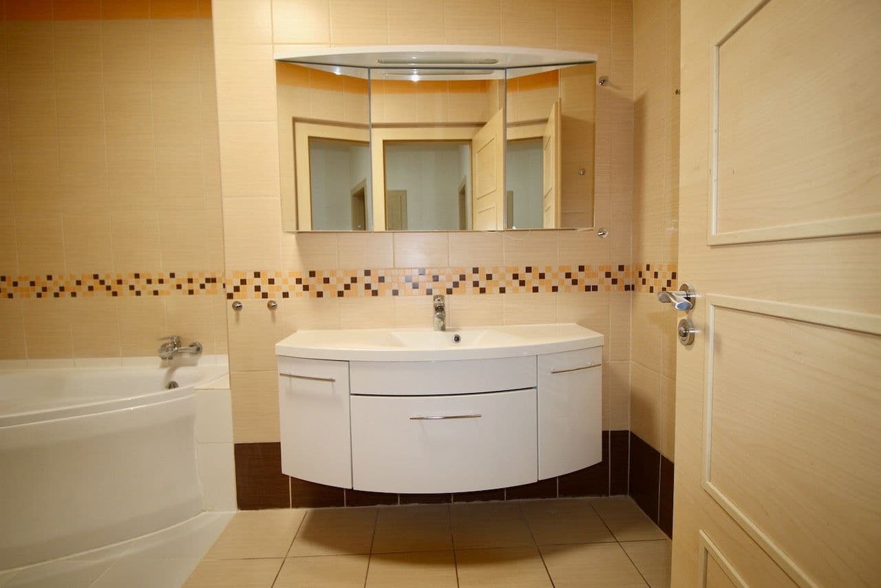 Prenájom bytu 3-izbový 93 m², Písecká, Praha, Praha Prenájom bytu 3-izbový 93 m², Písecká, Praha, Praha